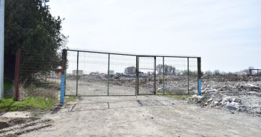Doi "mastodonți" de pe vremea comunismului, rași de pe fața pământului! - 11