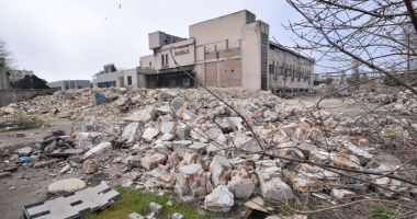 Doi "mastodonți" de pe vremea comunismului, rași de pe fața pământului! - 7