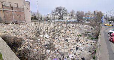 Doi "mastodonți" de pe vremea comunismului, rași de pe fața pământului! - 8