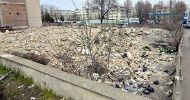 Stire din Social : Doi "mastodonți" de pe vremea comunismului, rași de pe fața pământului!