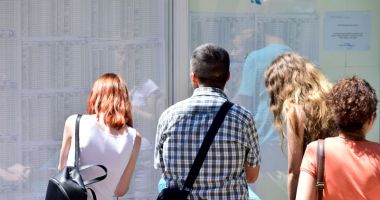 Stire din Cultură-Educație : Elevii de clasa a VIII-a, ultimele pregătiri pentru evaluarea națională