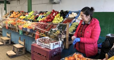 Profitorii încep să facă legea în piețele din Constanța! - 3
