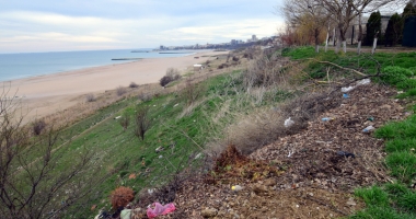 Plaje de milioane de euro, faleze de doi lei! Fără drumuri de acces și maluri pline de gunoaie - 6