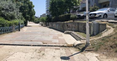 Constanța, cu fața spre mare. Falezele și scările de acces curățate. Reabilitarea mai așteaptă - 5