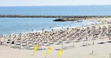 Stire din Social : Fără garduri, șezlonguri sau baldachine la mal, pe plajele de pe litoral