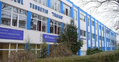Stire din Politică-Administrație : Fonduri europene pentru școlile din Constanța. Consilierii locali au aprobat demararea proiectelor