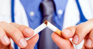 Stire din Sănătate : Cât de dăunător este fumatul. Cancerul pulmonar pândește după fiecare țigară
