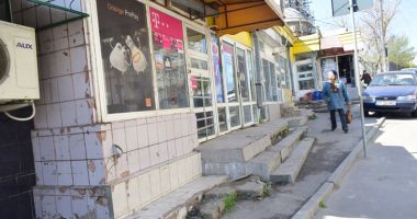 Ruinați de marile mall-uri. "Sunt mai mulți hoți decât clienți!" - 8