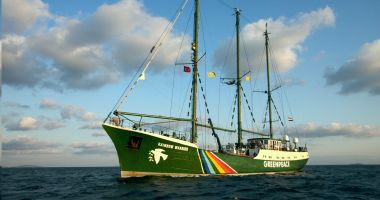 Stire din Eveniment : Nava Greenpeace, mesaj pentru România: Stop cărbune, folosiți energie curată!