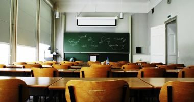 Stire din Social : O mini-vacanță nesperată! Gripa închide, rând pe rând, școlile din Constanța
