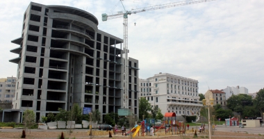 Stire din Social : Hilton nu renunță la Constanța! Se caută investitori pentru hotelul abandonat din Portul Tomis
