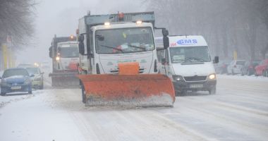 Stire din Social : Viscol și nămeți, la Constanța. Tot județul, paralizat!