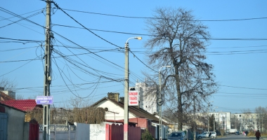 Risipă pe banii constănțenilor! Au "uitat" să stingă becurile pe strada Justiției - 5