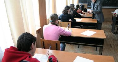 Stire din Cultură-Educație : Încep emoțiile examenelor. Elevii susțin astăzi simularea la limba română