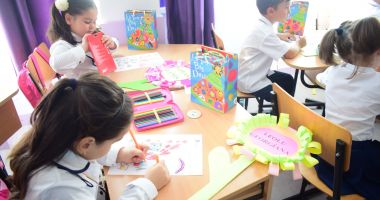 Stire din Cultură-Educație : Clasa zero la o școală de fițe sau o școală de cartier?