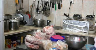 Jale în bucătăriile de pe litoral. Sute de unități alimentare verificate de inspectorii DSV - 2