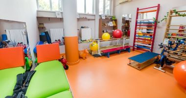 Sală modernă de kinetoterapie, amenajată de Asociația Dăruiește Aripi - 3