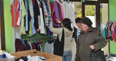 Stire din Social : Ce pericole se ascund în magazinele  de haine second-hand