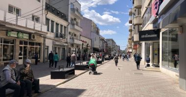 Stire din Social : Constanța, fără shopping. Mall-urile închise și magazine din centru, de vânzare