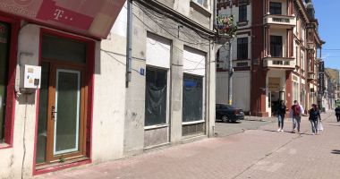 Constanța, fără shopping. Mall-urile închise și magazine din centru, de vânzare - 4