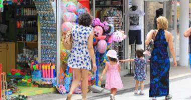 Gata cu bazarul din Mamaia! Primăria Constanța impune noi reguli în stațiune - 5