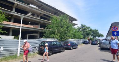 O singură Mamaie, două lumi. Clădiri abandonate și afaceri înfloritoare - 7