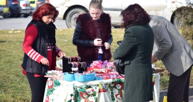 A venit primăvara! Mărțișoare reduse de la supermarket sau la suprapreț, în stradă? - 6