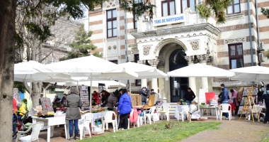 A venit primăvara! Mărțișoare reduse de la supermarket sau la suprapreț, în stradă? - 7