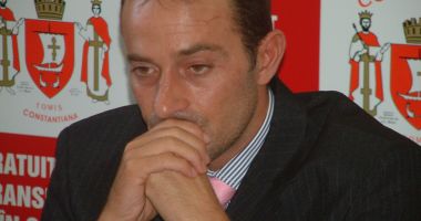 Stire din Eveniment : Radu Mazăre ajunge luni în țară. Ar putea face pușcărie la penitenciarul din Tulcea