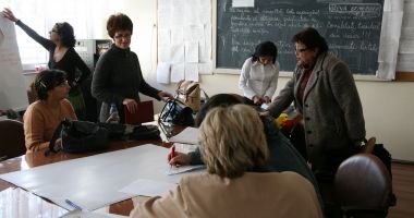 Stire din Cultură-Educație : Ministrul Muncii întărâtă profesorii. "Cifrele sunt eronate, datele sunt false!"