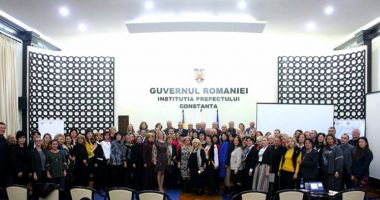 Stire din Cultură-Educație : O carieră dedicată performanței în educație.  Profesorii de istorie din județul Constanța, omagiați