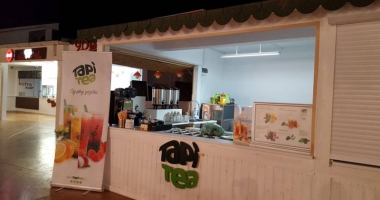 Atenție unde mâncați pe litoral! Comisarii OPC au găsit mici expirați de patru luni și fresh-uri de fructe, din chimicale - 6