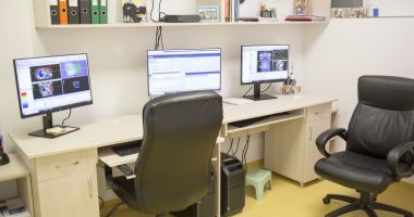 O şansă în plus pentru pacienţii cu cancer, din Constanţa. Radioterapia, din nou funcţională - 2