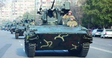 Paradă militară și torțe aprinse, de 1 Decembrie, la Constanța - 6