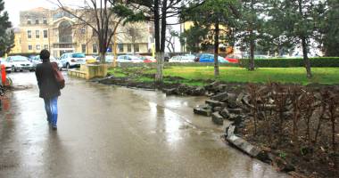 Stire din Social : Proiect după proiect, Constanța pierde banii europeni. Lucrările la parcul de la Primărie - sistate!