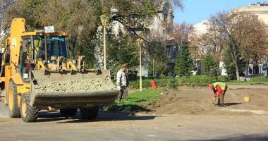 Se reabilitează parcul de la Primărie. Cum  va arăta zona, la anul - 8