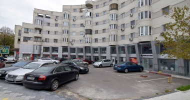 Stire din Social : Parcările de la Capitol și Poșta Mare, transformate în piațete cu vegetație și mobilier urban