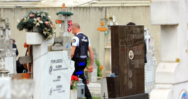 Cu bodyguarzii în cimitire! Cum au sărbătorit constănțenii Paștele Blajinilor - 3