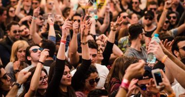 Stire din Cultură-Educație : Patru zile de distracție non-stop pe litoral, în minivacanța de 1 Mai