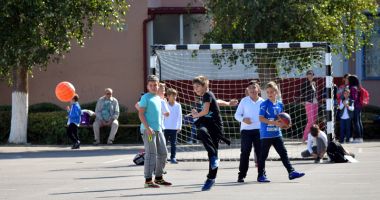 Elevii constănțeni s-au mobilizat. Petiție online pentru ca Primăria Constanța să asigure paza școlilor - 4