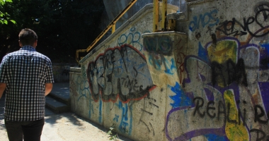 Plaje ca-n Malibu, la Constanța, cu "ulițe" pline de mizerii și bălării - 10