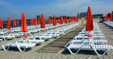 Stire din Social : "Bătaie" pentru plajele din Mamaia. Cine a câștigat licitațiile de închiriere