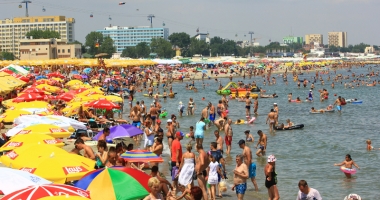 Stire din Social : Cu ochii pe plajele de pe litoral. Cine respectă legea și ce riscă "haiducii"