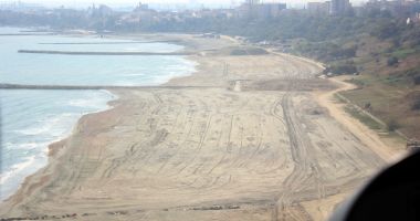 Plaje ca la Miami pe litoralul românesc.  Se refac digurile și se lățesc porțiunile  cu nisip la Mamaia și Eforie - 2