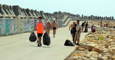 Plaje sufocate de plastic pe litoralul românesc! Cel mai murdar nisip, la Constanța - 2
