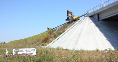 Cine face și ce tot desface, ziua-ntreagă, la podul nou de la Agigea - 4