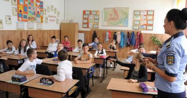 Stire din Eveniment : Poliţia Siguranţă Şcolară, activă, începând de astăzi
