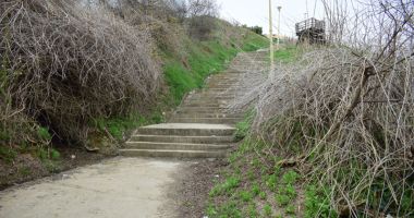 Portul Tomis, între ruine, buruieni și bărcuțe de lux - 10