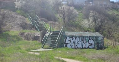 Portul Tomis, între ruine, buruieni și bărcuțe de lux - 9