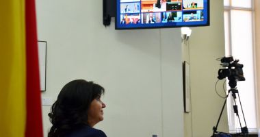 Stire din Cultură-Educație : Premieră la Constanța. Ședință online cu directorii de școli și ministrul Monica Anisie